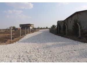 Haliliye Belediyesi kırsal mahallelerde yolları tamamlıyor