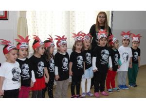 Umut Gündüz Bakımevi’nin minikleri Cumhuriyet Bayramını kutladı
