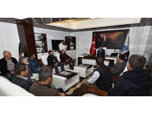 Pazarcılar Odası’ndan Başkan Gürkan’a tebrik ziyareti