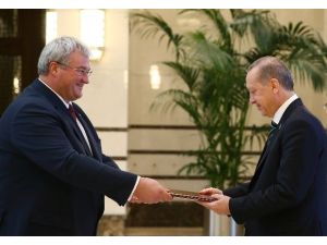 Ukrayna Büyükelçisi Sybiha, Cumhurbaşkanı Erdoğan’a güven mektubunu sundu