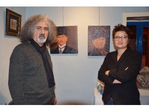 Çivilerle kazılarak yapılan resimler Eskişehir’de görücüye çıktı