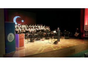 Gençlik Merkezlerinden Türk Halk Müziği konseri