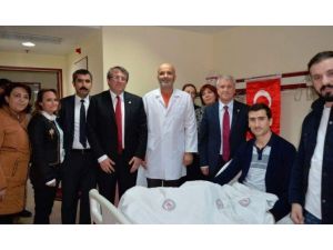Rektör Gündoğan’dan 15 Temmuz gazisine geçmiş olsun ziyareti