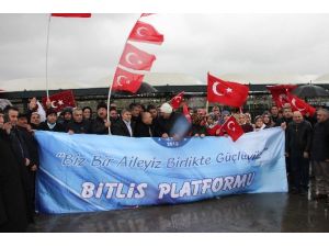 Bitlisliler Şehitler Tepesi’nde terörü lanetledi