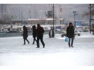 Çanakkale’de 3 ilçede okullara kar tatili