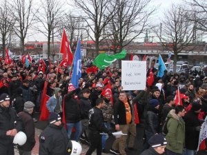 Almanya'da 'Teröre Karşı Birlik' yürüyüşü düzenlendi