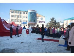 “Kardaki İz” konulu Kardan Heykel Sergisi açıldı
