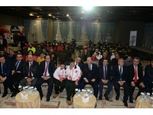 Türkiye Özel Sporcular Kayak Şampiyonasının açılışı yapıldı