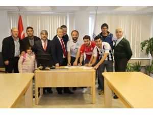 Burhaniye Belediyespor ikinci yarıya transferlerle başladı