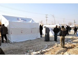 Suriyeli mültecilerin yeni çadır sevinci