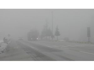 Kulu’da yoğun sis trafiği olumsuz etkiliyor