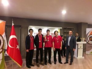 İhlas Koleji Satranç Takımı İstanbul finallerinde