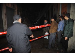 İzmir’de metruk çöktü, facianın eşiğinden dönüldü