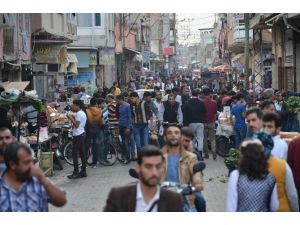 Adana’da işportacı işgaline geçit yok