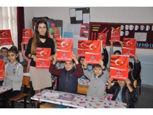 Milli birlik ve beraberlik ruhu için Türk bayraklı karne