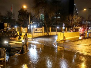 İstanbul Emniyet Müdürlüğüne lav silahıyla ateş açıldı
