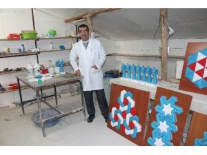 Gençlik hayalini çatı katında sanata dönüştürüyor