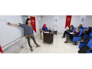 Pamukkale Belediyesi İngilizce kursu başladı