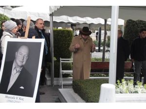 Mustafa Koç ölüm yıl dönümünde mezarı başında anıldı
