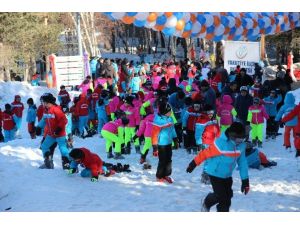 Çocuklara yarıyıl tatili hediyesi kayak kursu