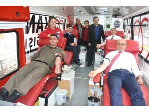 Altınovalılar’dan kan bağışına destek