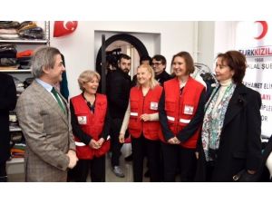 Türk Kızılayı Sevgi Mağazası Beyoğlu’nda açıldı