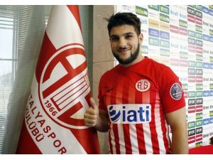 Mustafa El Kabir resmen Antalyaspor’da