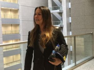 Ünlü oyuncu Filiz Taçbaş, İstanbul Adliyesi’nde sinir krizi geçirdi