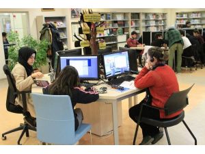 Büyükçekmece Kutadgu Bilig Kütüphanesi gençlerin akınına uğruyor
