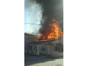Ataşehir’de korkutan yangın