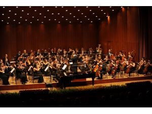 Anadolu Üniversitesi Senfoni Orkestrası dünyaca ünlü Piyanist Şevki Karayel’e eşlik edecek