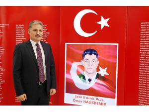 Başkan Çakır, Cumhurbaşkanına bağlama hediye eden alevi vatandaşlara baskı olduğunu söyledi