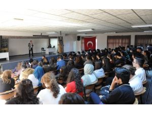 İstanbul Kemerburgaz Üniversitesinden öğrencilere meslek eğitimi
