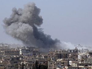 Esed rejimi sivilleri napalm bombalarıyla vurdu