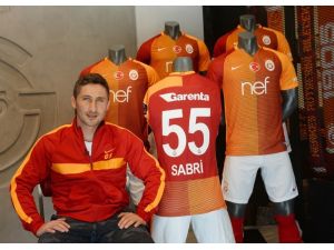 Sabri Sarıoğlu: “Galatasaraylı olmanın gururunu taşıyorum”