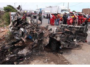 Peru’da üç araç birbirine girdi 16 ölü