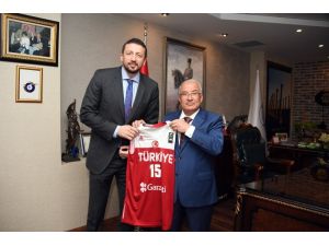 Hidayet Türkoğlu, Başkan Kocamaz’a teşekkür etti