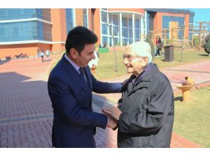 Devlet Sanatçısı Prof. Dr. Alaeddin Yavaşça, 7 Aralık Üniversitesini ziyaret etti