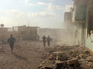 Suriye'de rejimin istihbarat merkezlerine saldırı
