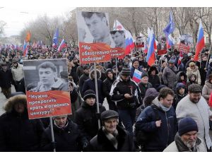 Binlerce kişi, sokak ortasında öldürülen Rus politikacıyı anıyor
