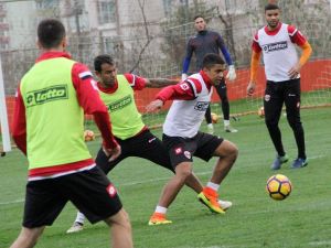 Adanaspor, Atiker Konyaspor maçını hazırlıklarını çift idmanla devam etti
