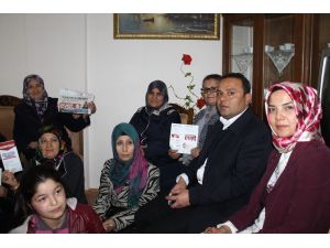 Aksaray’da AK Parti heyeti ev hanımlarıyla buluştu