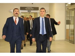 Müsteşar Gümüş, Isparta Şehir Hastanesi’ni inceledi