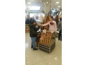 Tuğba Kuruyemiş’in yeni ürünü fıstık ezmesi stantlarda yerini aldı