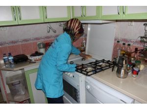 Çankırı Belediyesi yaşlı vatandaşların evini temizledi