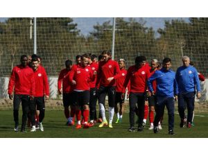 Antalyaspor, Kayserispor maçı hazırlıkları sürdürüyor