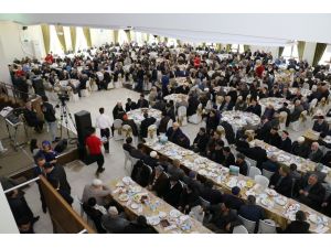 Kumru’da 700 yaşlı insan yemekte bir araya geldi