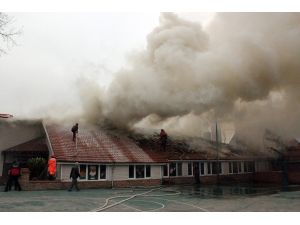 Anaokulu binasının çatısındaki yangının ardından