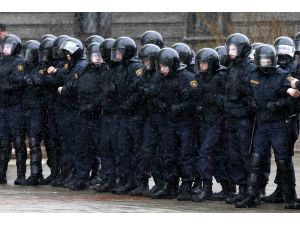 Beyaz Rusya’da vergi protestosuna yüzlerce tutuklama