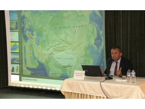 Güncel Gelişmeler Işığında Doğu Türkistan” konulu konferans